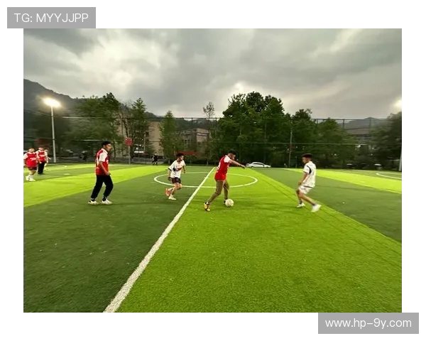 热血绿茵激战时刻足球重炮引爆速度与力量的终极对决